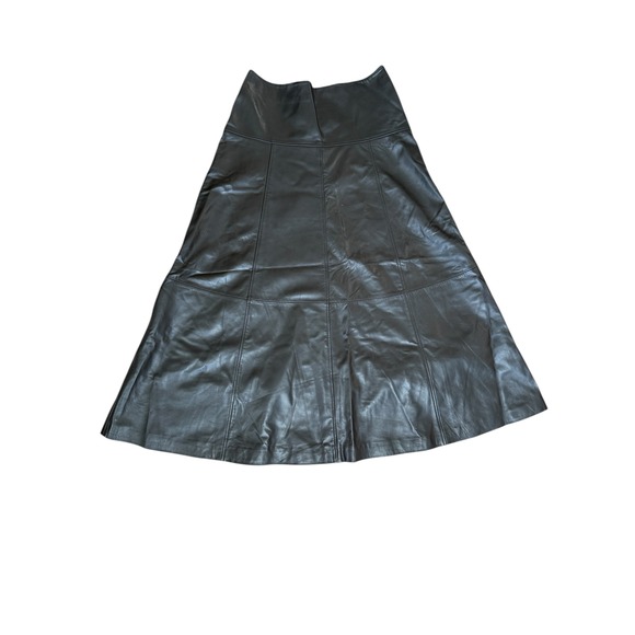 Elegant Black Maxi Skirt - Picture 2 of 6